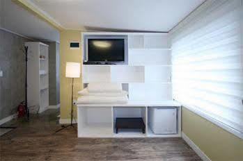 Crib 49 Guesthouse - Foreigner Only Seoul Bagian luar foto