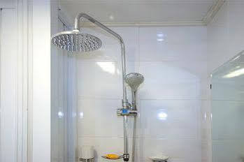 Crib 49 Guesthouse - Foreigner Only Seoul Bagian luar foto